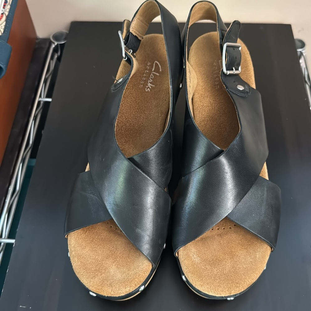 Clark’s artisan 7.5 black leather Ledella Club chunky heal sandals with buckel - Picture 5 of 8